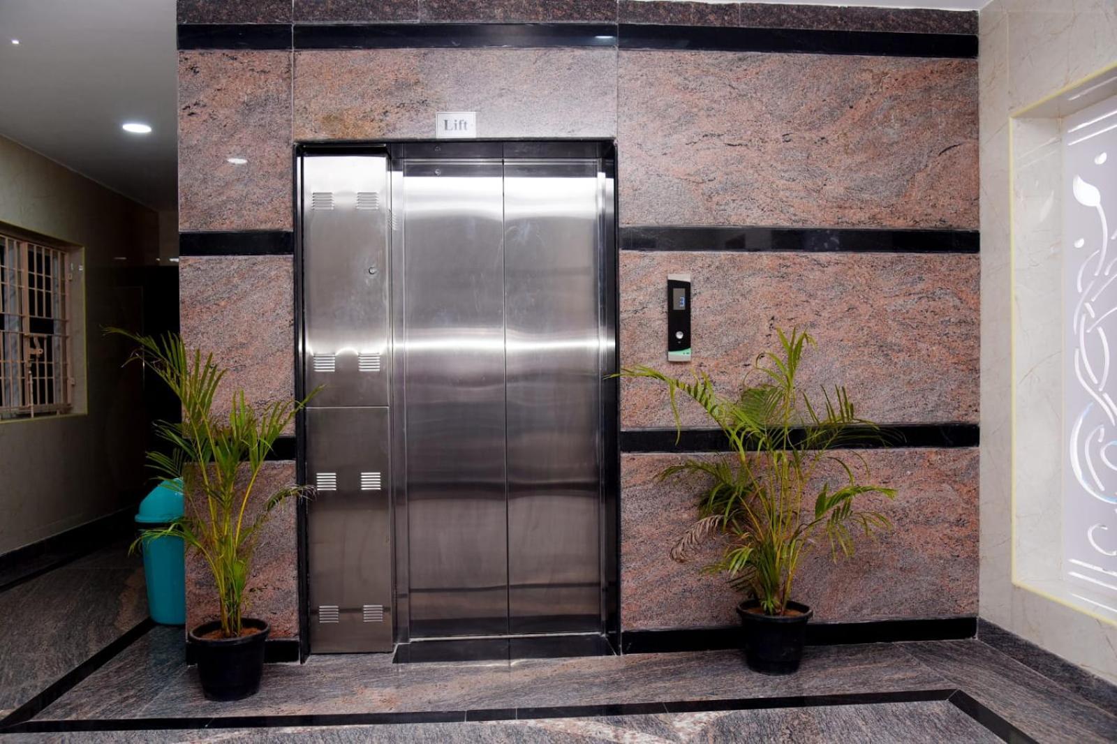 Sri Vishnu Residency Hotell Sriperumbudur Exteriör bild